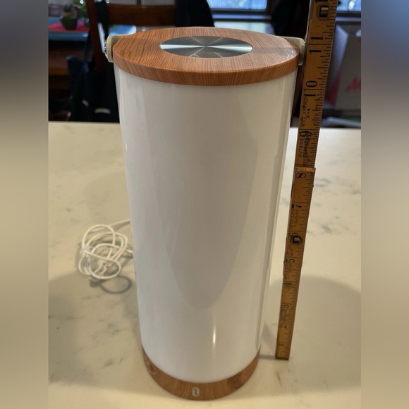 TaoTronics TT-DL23 Rechargeable LED Table Lamp Pre-Owned - Picture 3 of 7